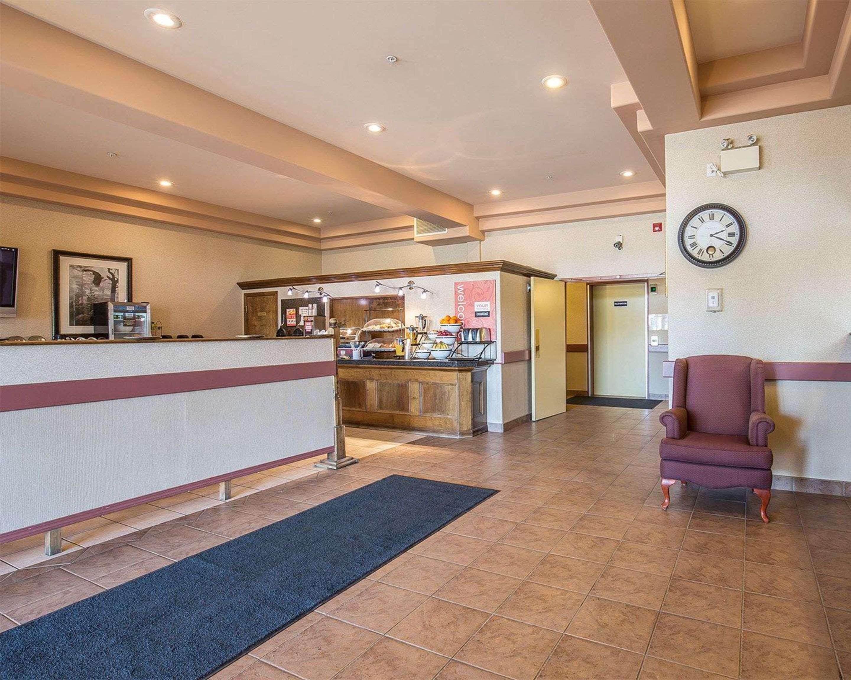 Comfort Inn Lethbridge Exterior photo
